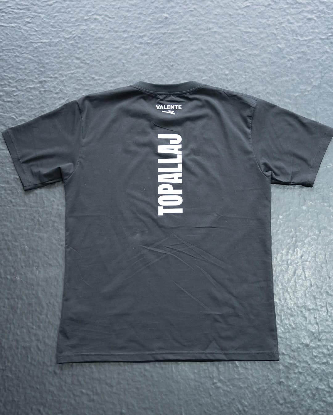 ARIJAN TOPALLAJ T-Shirt SCHWARZ
