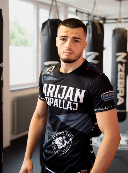 ARIJAN TOPALLAJ T-Shirt Schwarz